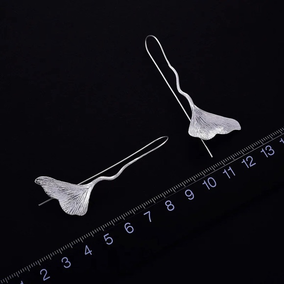 Bohemian Minimalist Beautiful Natural Leaf Long Chain Earrings - Picture 3 of 8